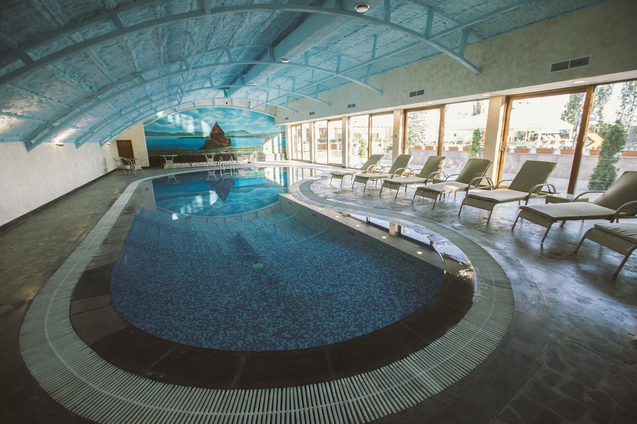 Caucasus Hotel