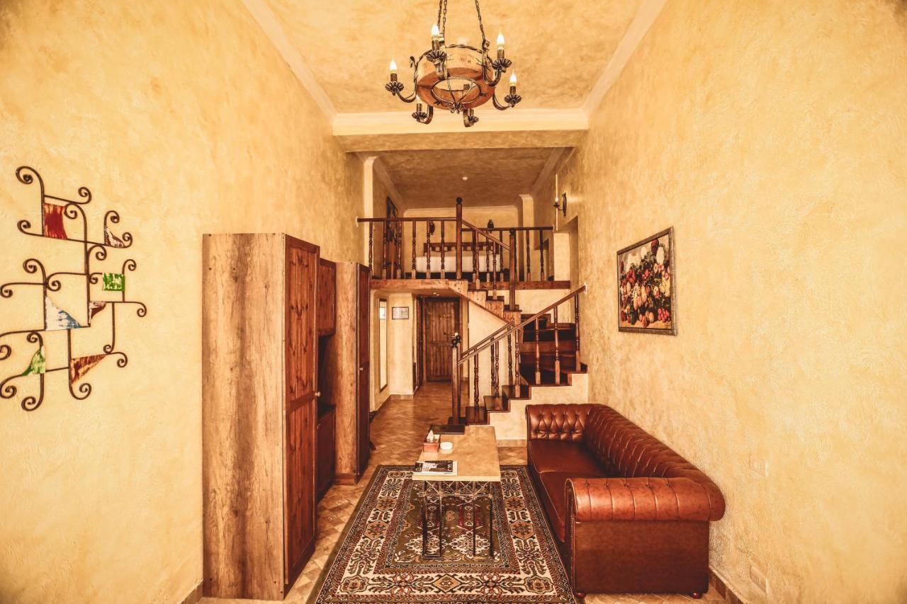 Hotel Caucasus 5*